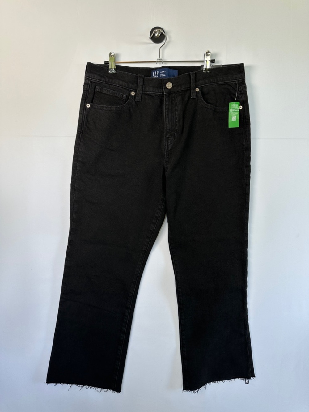 GAP Black Cropped Flare Jeans NWT Size 14 Mid Rise Raw Hem Stretch Denim